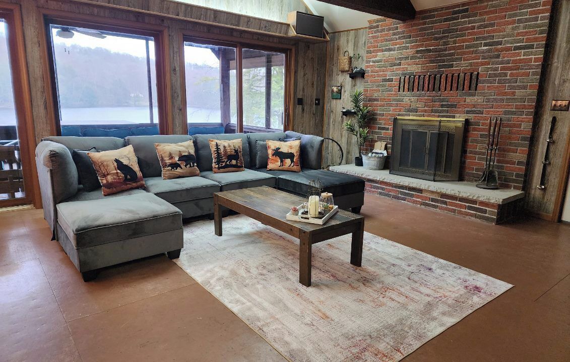 Photo of Livingroom in Croghan