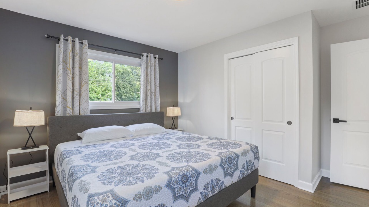 Photo of Bedroom in Fullersburg