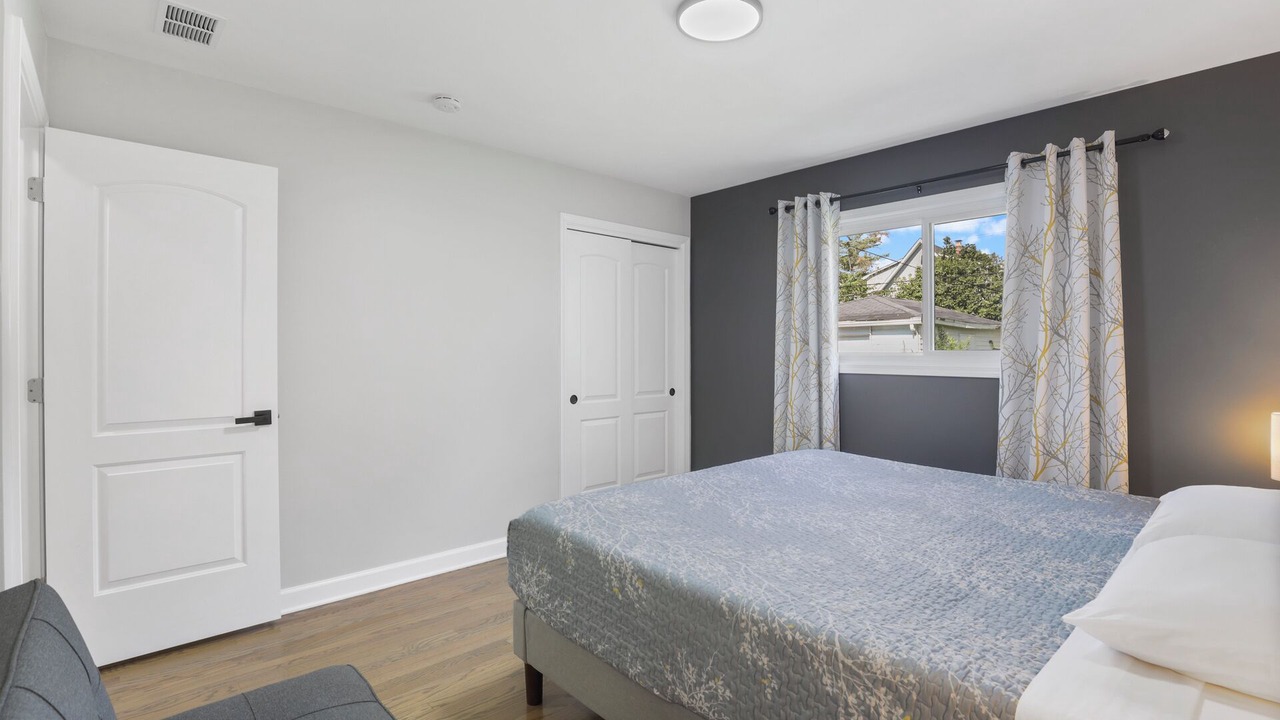 Photo of Bedroom in Fullersburg