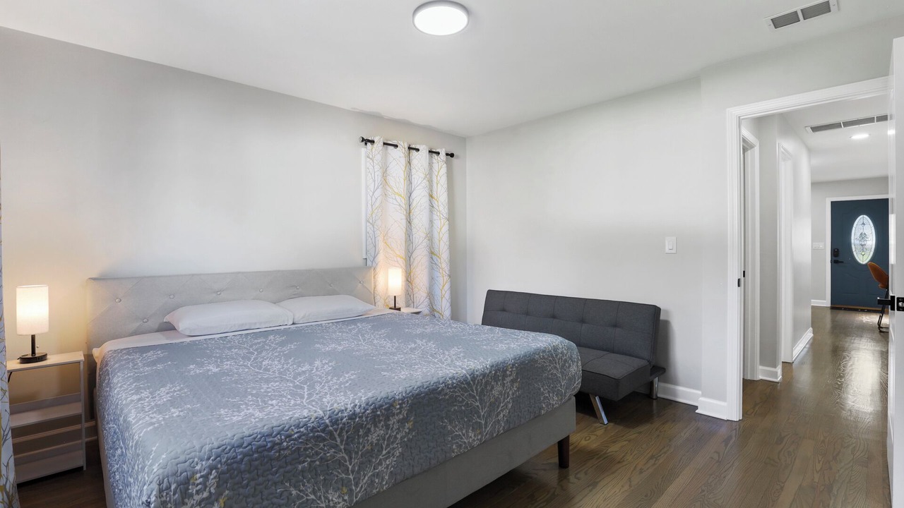 Photo of Bedroom in Fullersburg