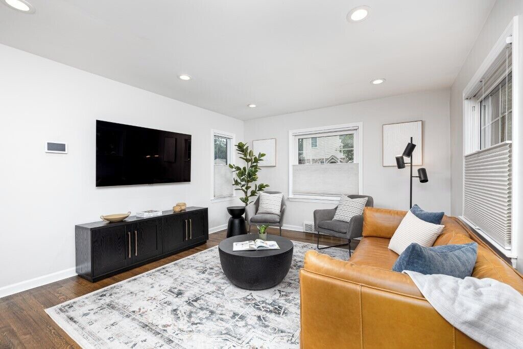 Photo of Livingroom in Plymouth