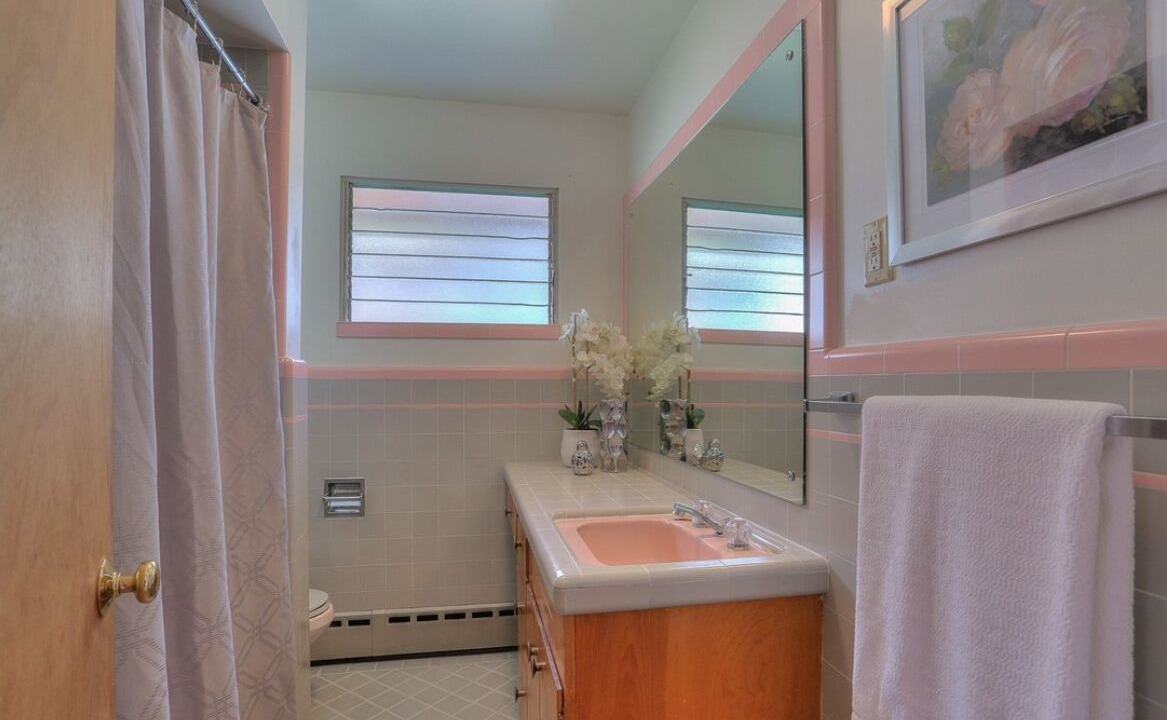 Photo of Bathroom in Laurelhurst