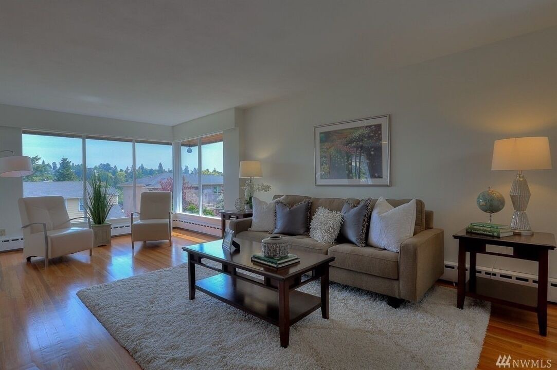 Photo of Livingroom in Laurelhurst