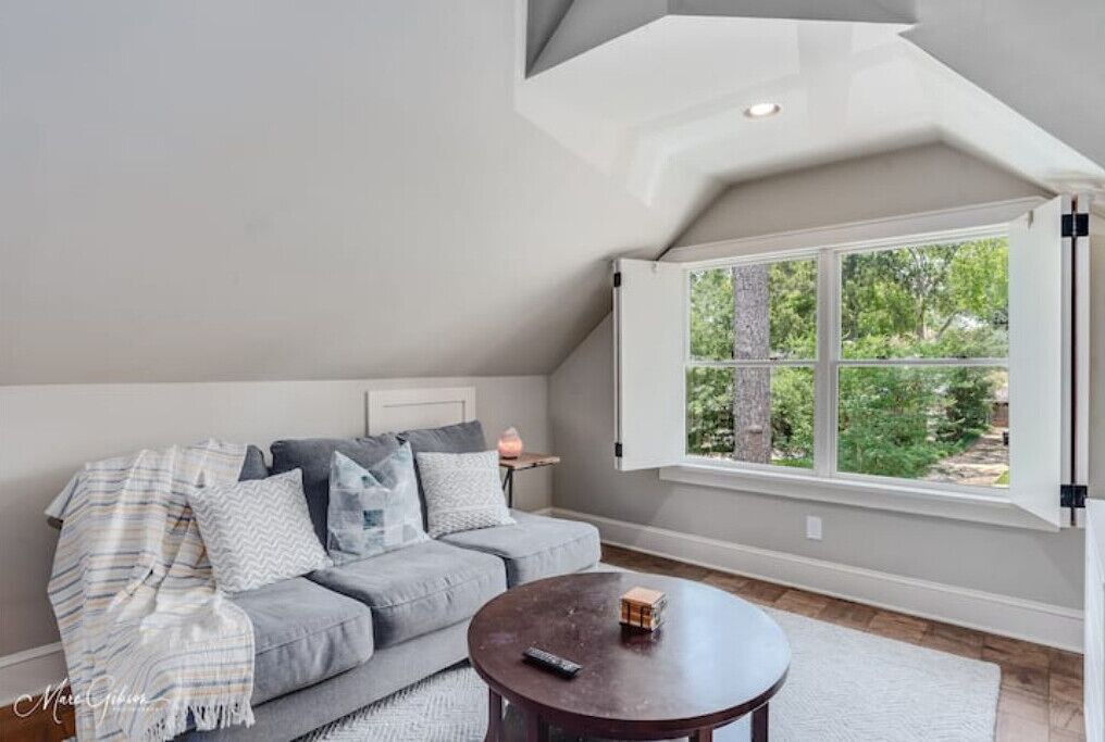 Photo of Livingroom in Broadmoor