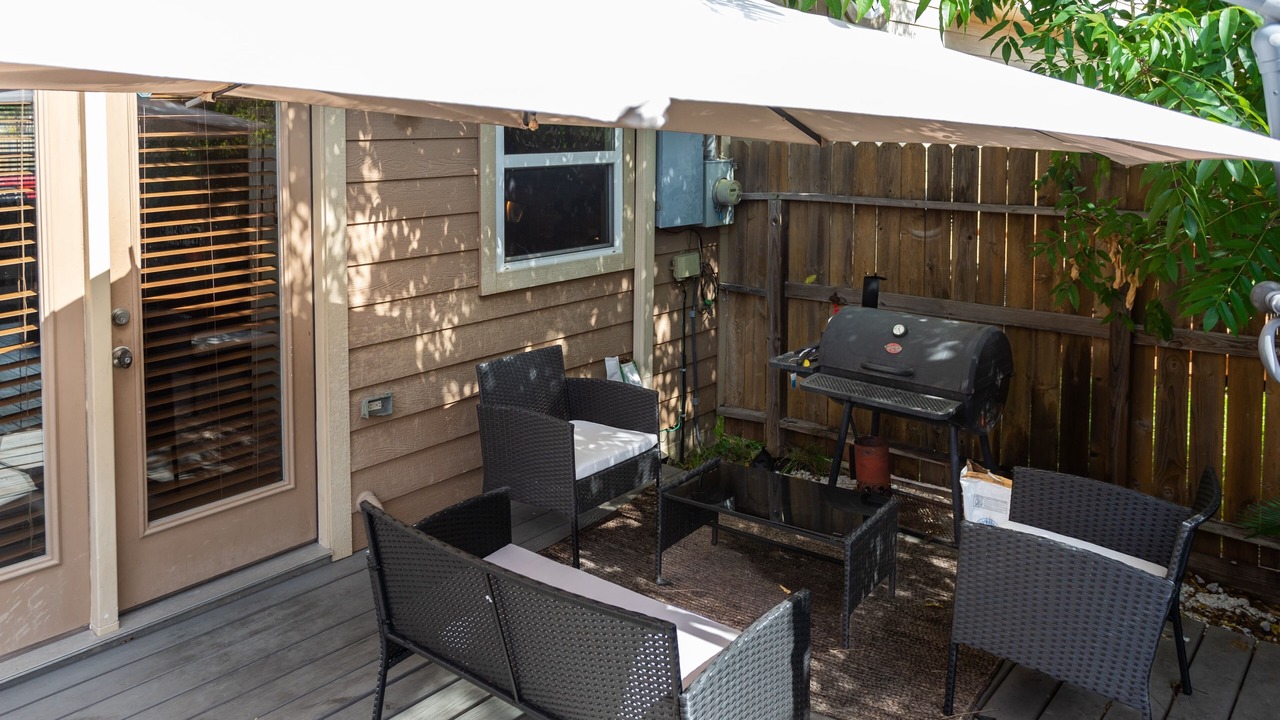 Photo of Patio Balcony in Garden Oaks