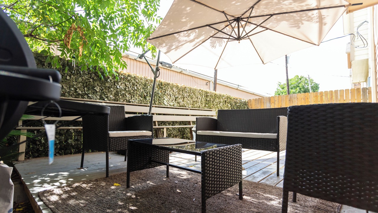 Photo of Patio Balcony in Garden Oaks