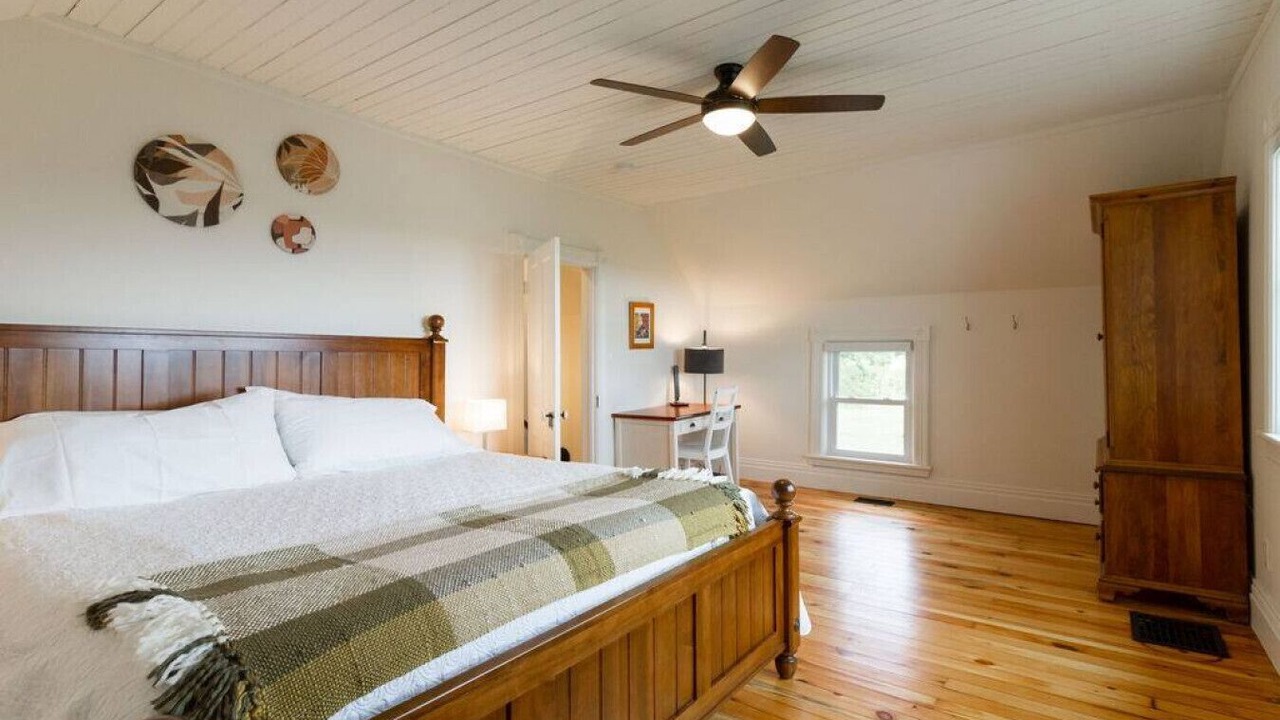Photo of Bedroom in Greater Napanee