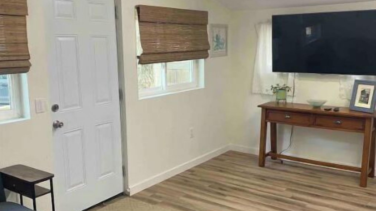 Photo of Livingroom in Baiting Hollow