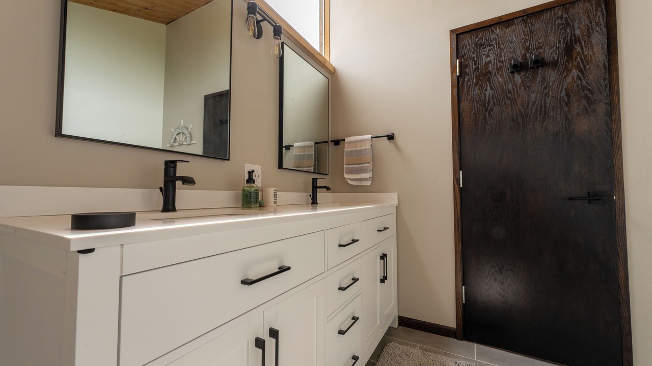 Photo of Bathroom in Sunnyland