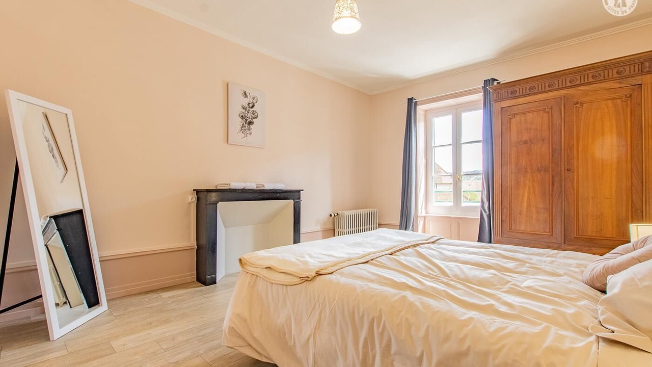 Photo of Bedroom in Joncy