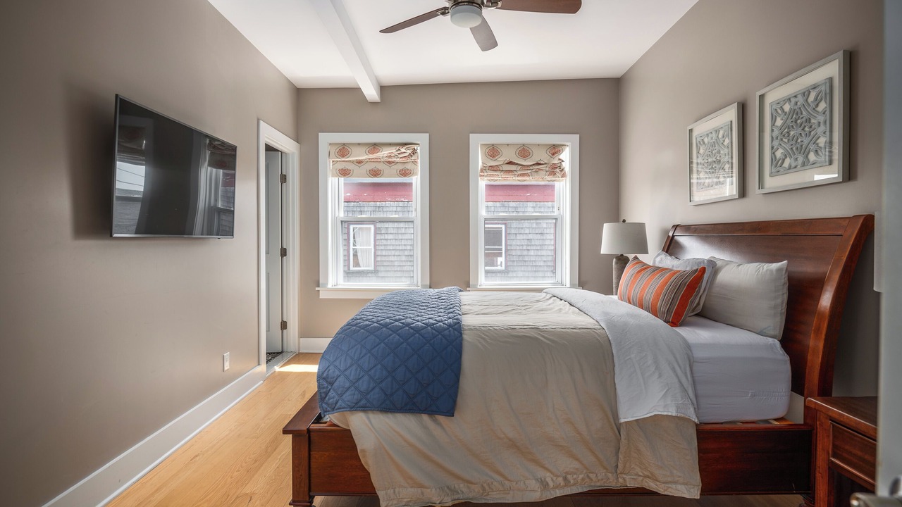 Photo of Bedroom in Yachting Village