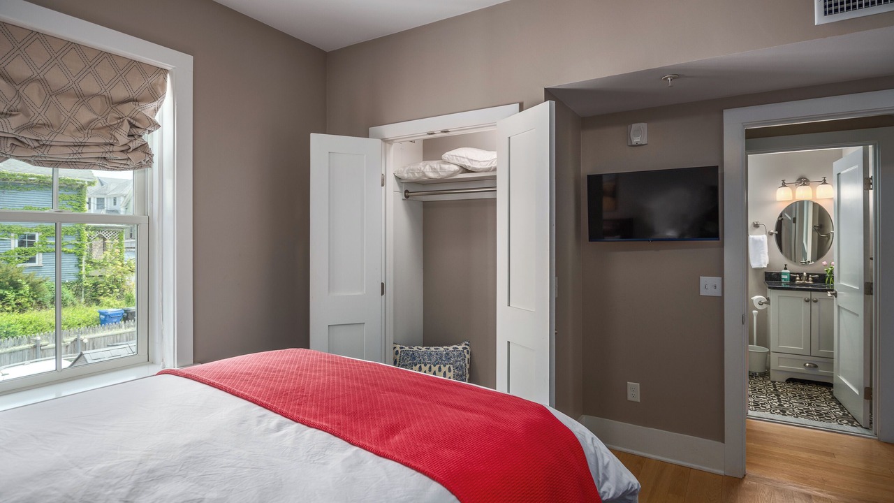 Photo of Bedroom in Yachting Village