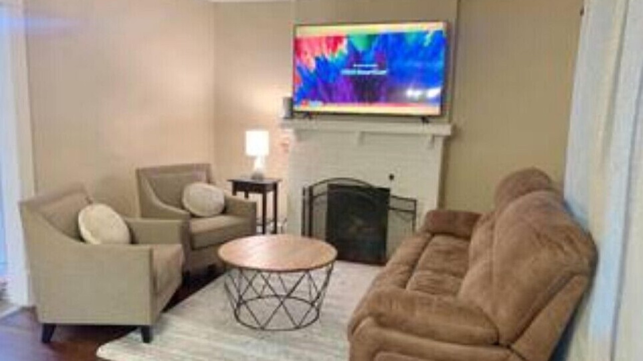 Photo of Livingroom in Vinita Park