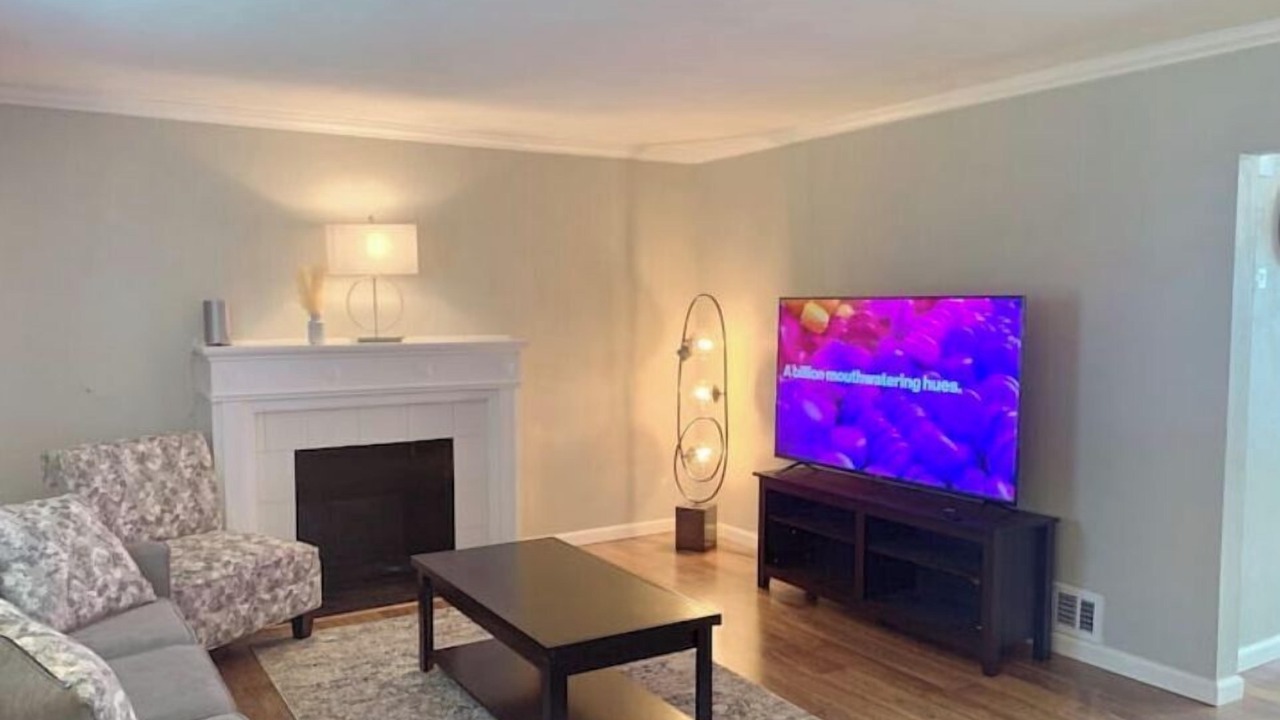 Photo of Livingroom in University City