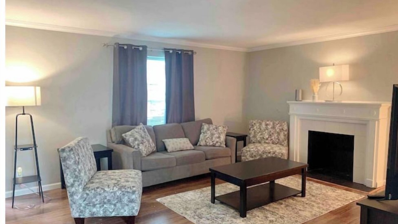 Photo of Livingroom in University City