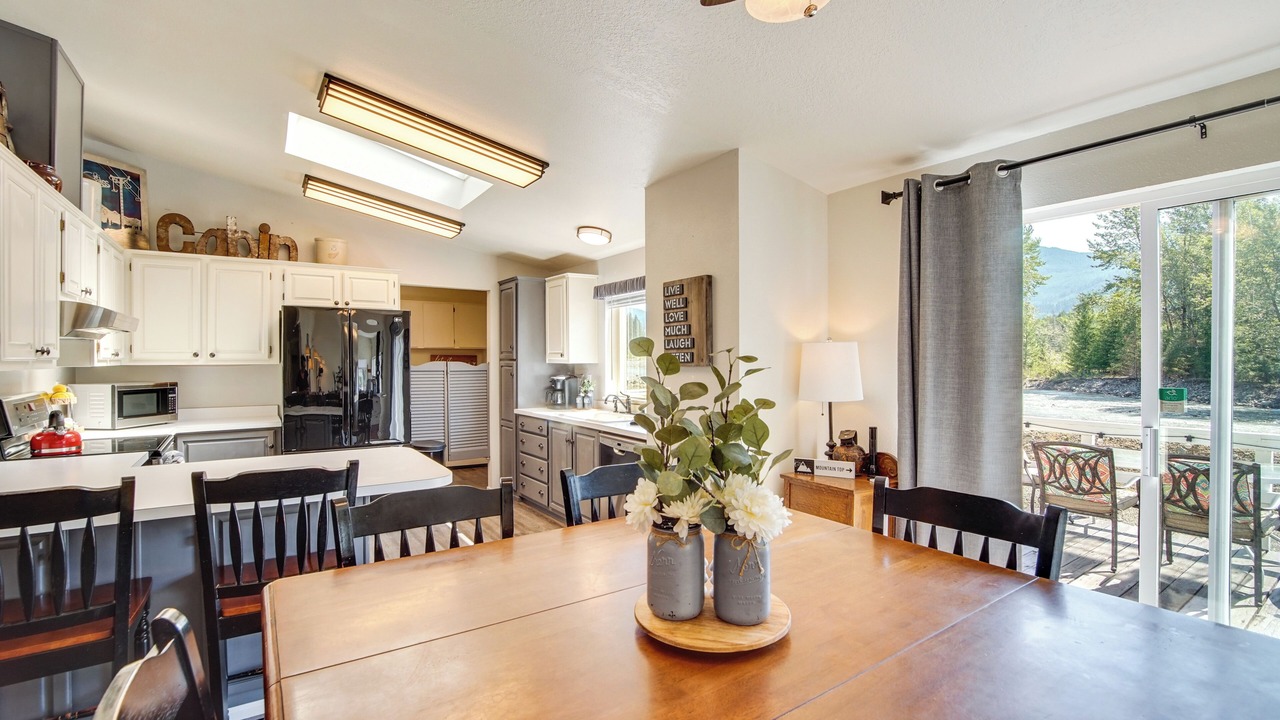 Photo of Others in Packwood