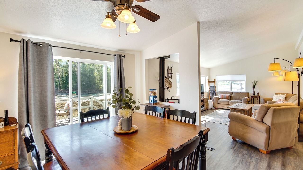 Photo of Others in Packwood