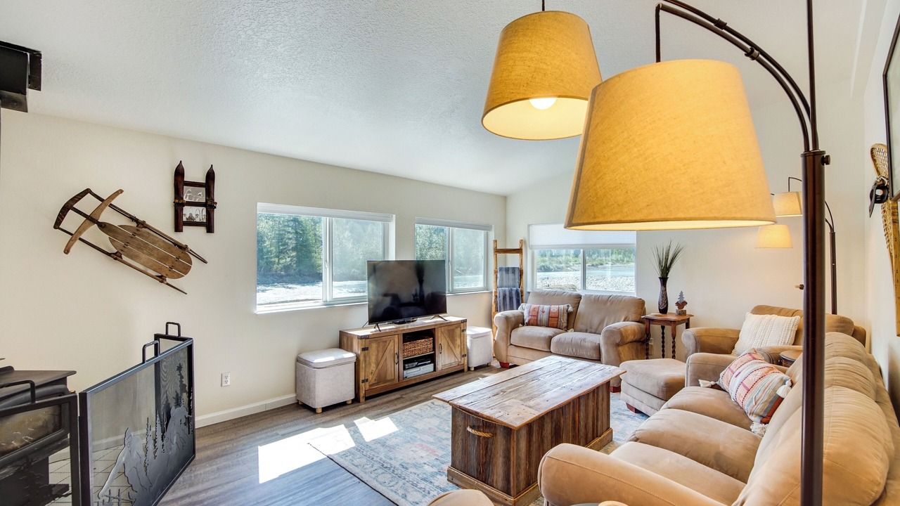 Photo of Others in Packwood