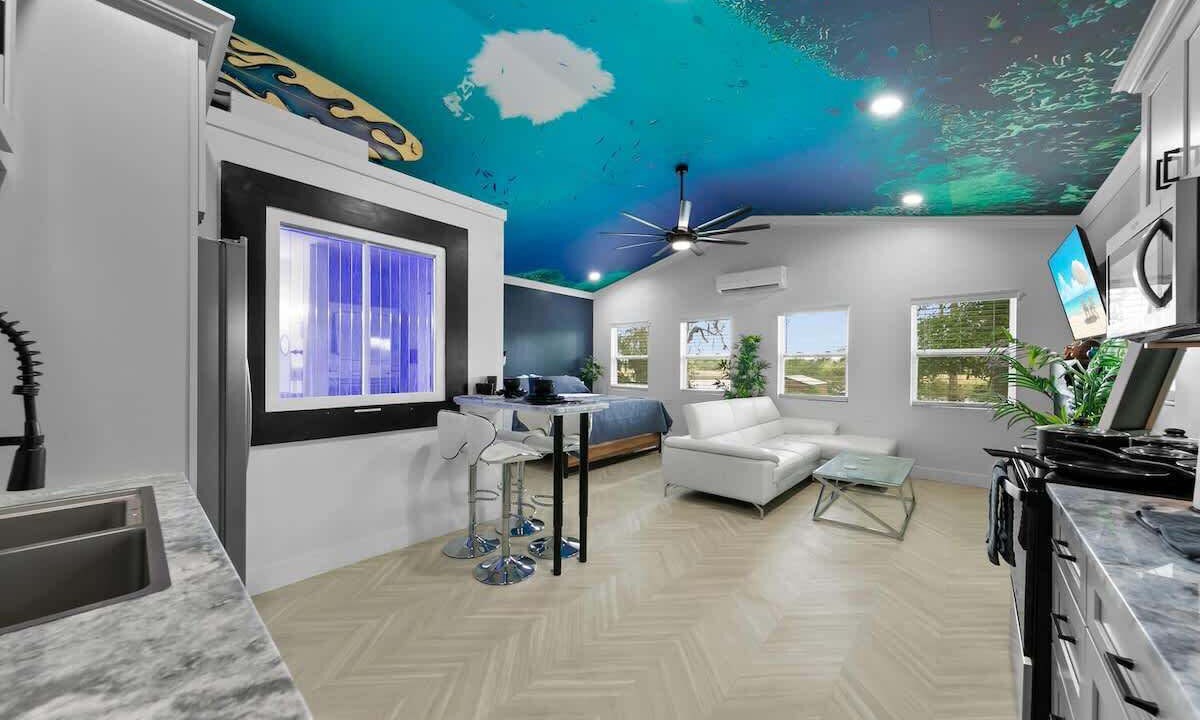 Photo of Livingroom in Northside