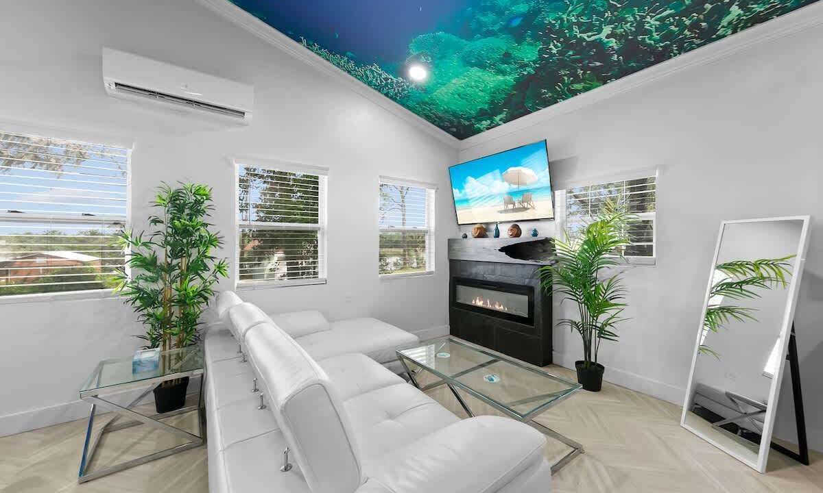 Photo of Livingroom in Northside