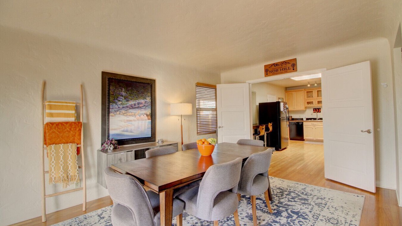 Photo of Livingroom in Nob Hill