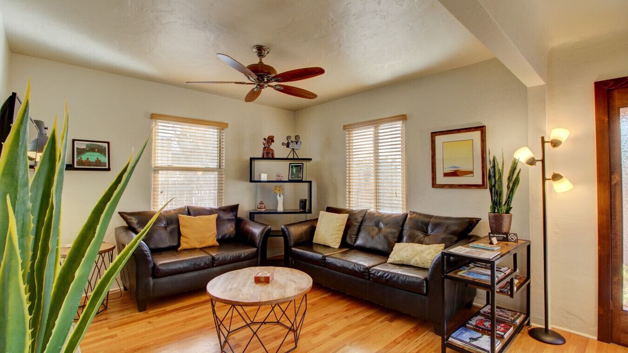 Photo of Livingroom in Nob Hill