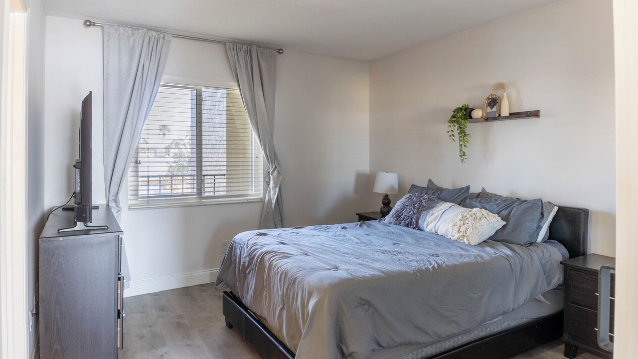 Photo of Bedroom in East Ocean Ave