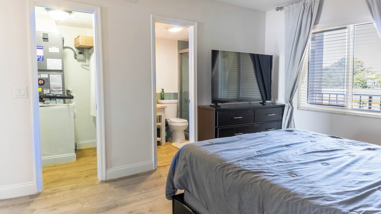 Photo of Bedroom in East Ocean Ave