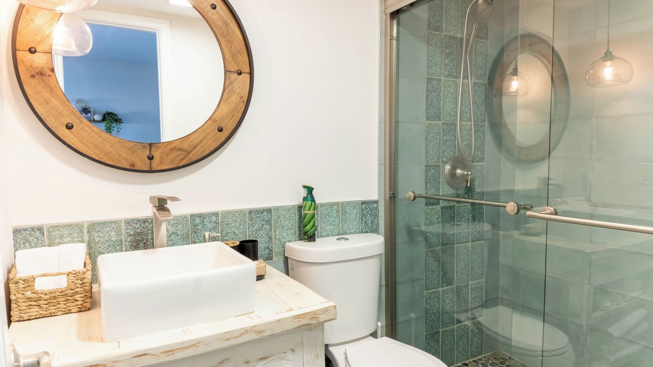 Photo of Bathroom in East Ocean Ave