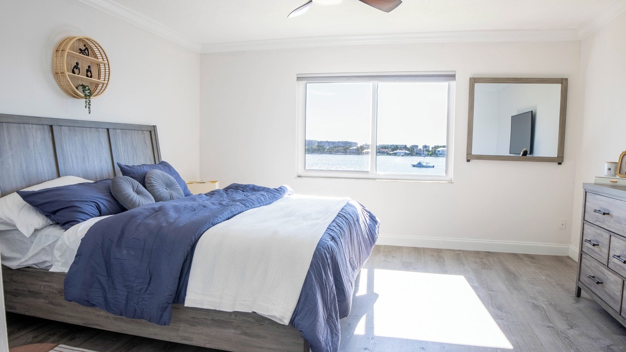 Photo of Bedroom in East Ocean Ave