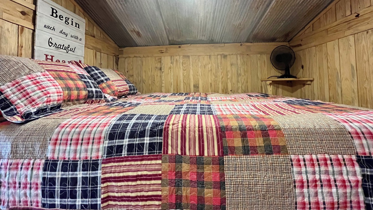 Photo of Bedroom in Eminence