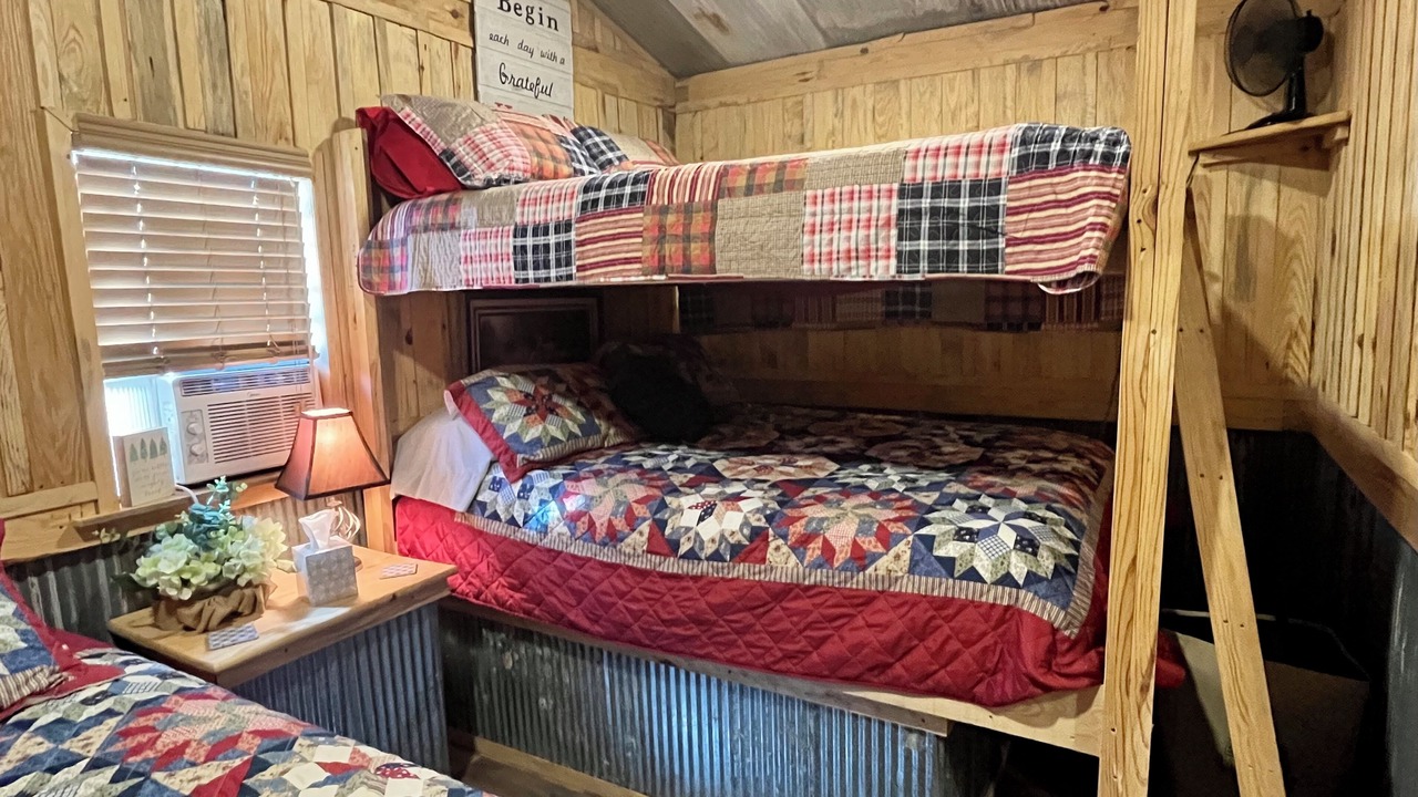 Photo of Bedroom in Eminence