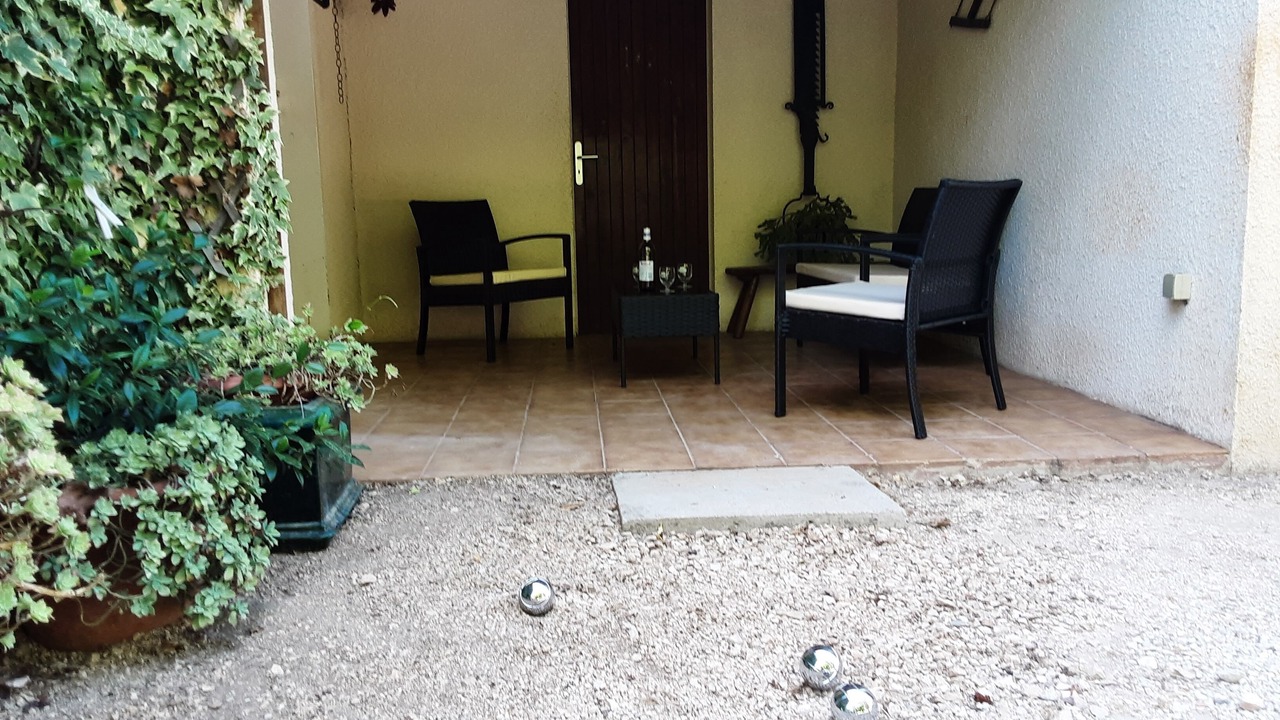 Photo of Patio Balcony in Saint-Julien-de-Peyrolas