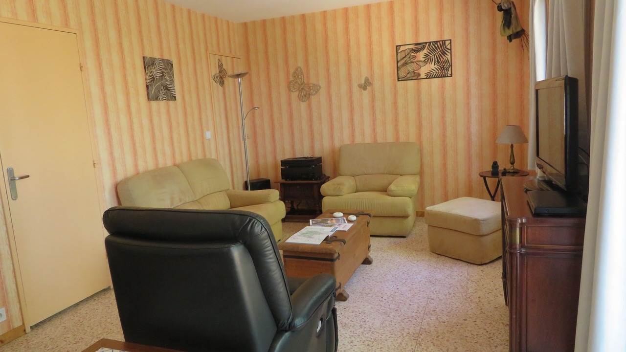 Photo of Livingroom in Saint-Julien-de-Peyrolas
