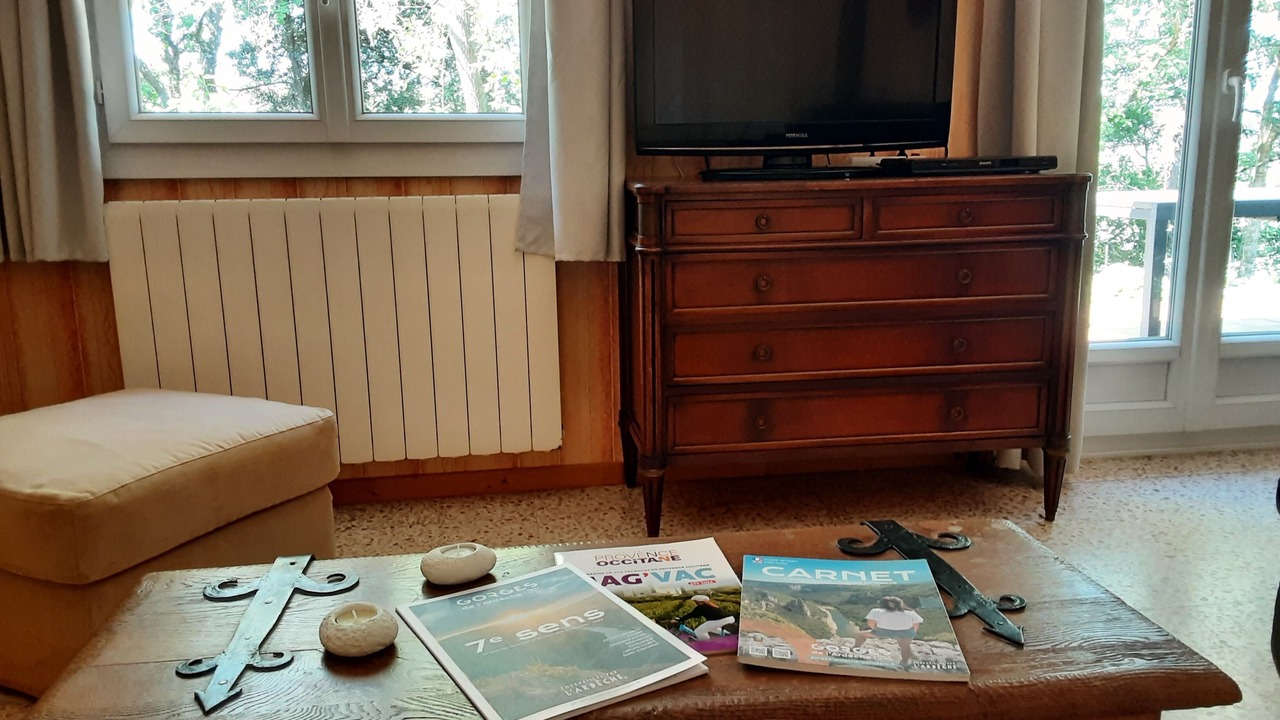 Photo of Livingroom in Saint-Julien-de-Peyrolas
