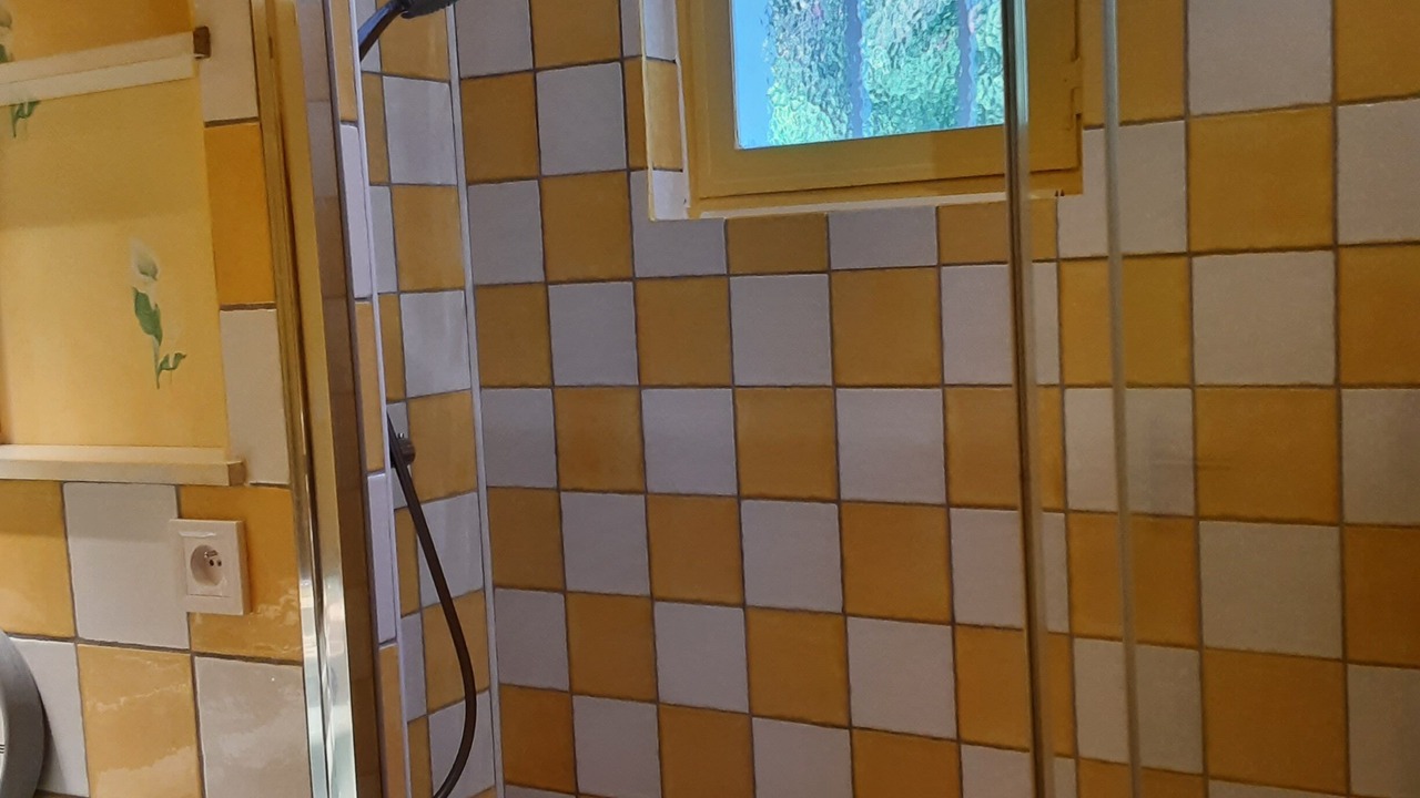 Photo of Bathroom in Saint-Julien-de-Peyrolas