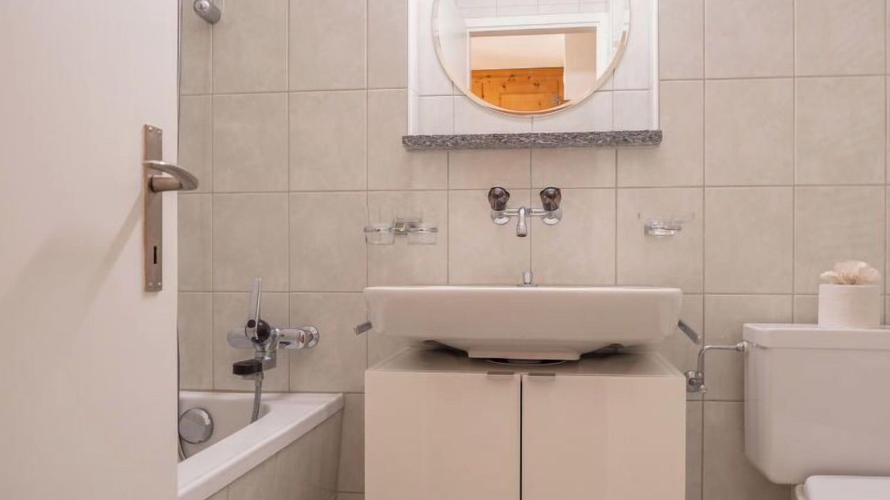 Photo of Bathroom in Samedan