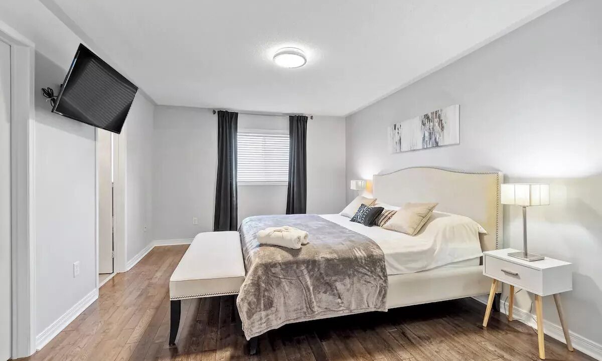 Photo of Bedroom in Richmond Hill