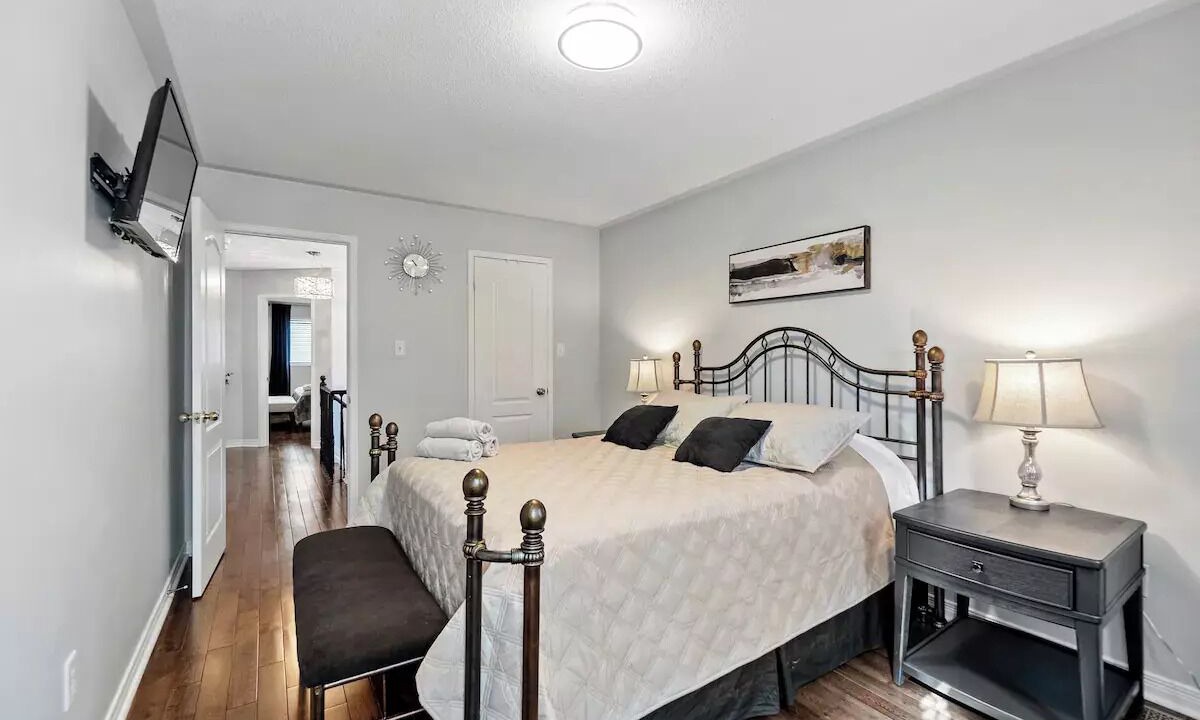 Photo of Bedroom in Richmond Hill