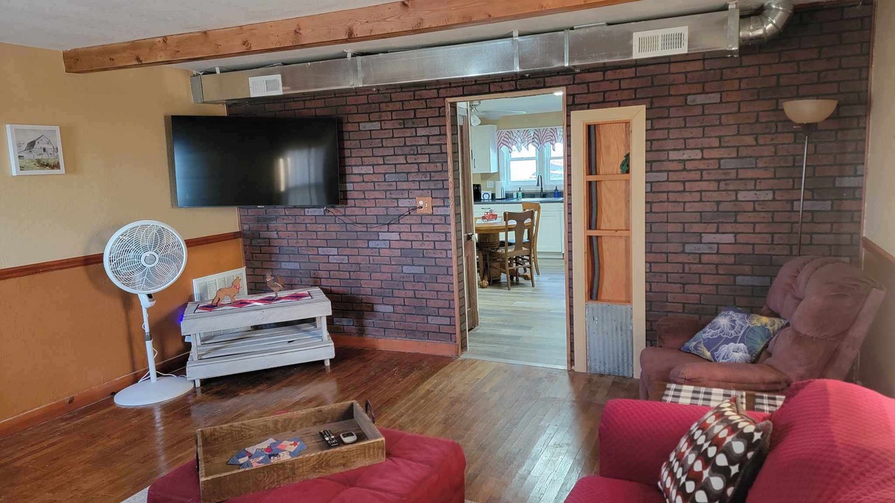 Photo of Livingroom in Cowley County