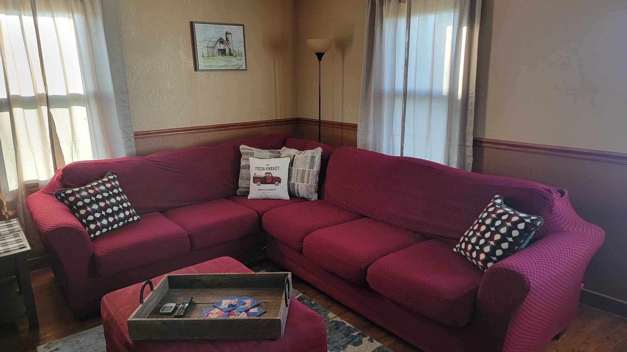 Photo of Livingroom in Cowley County