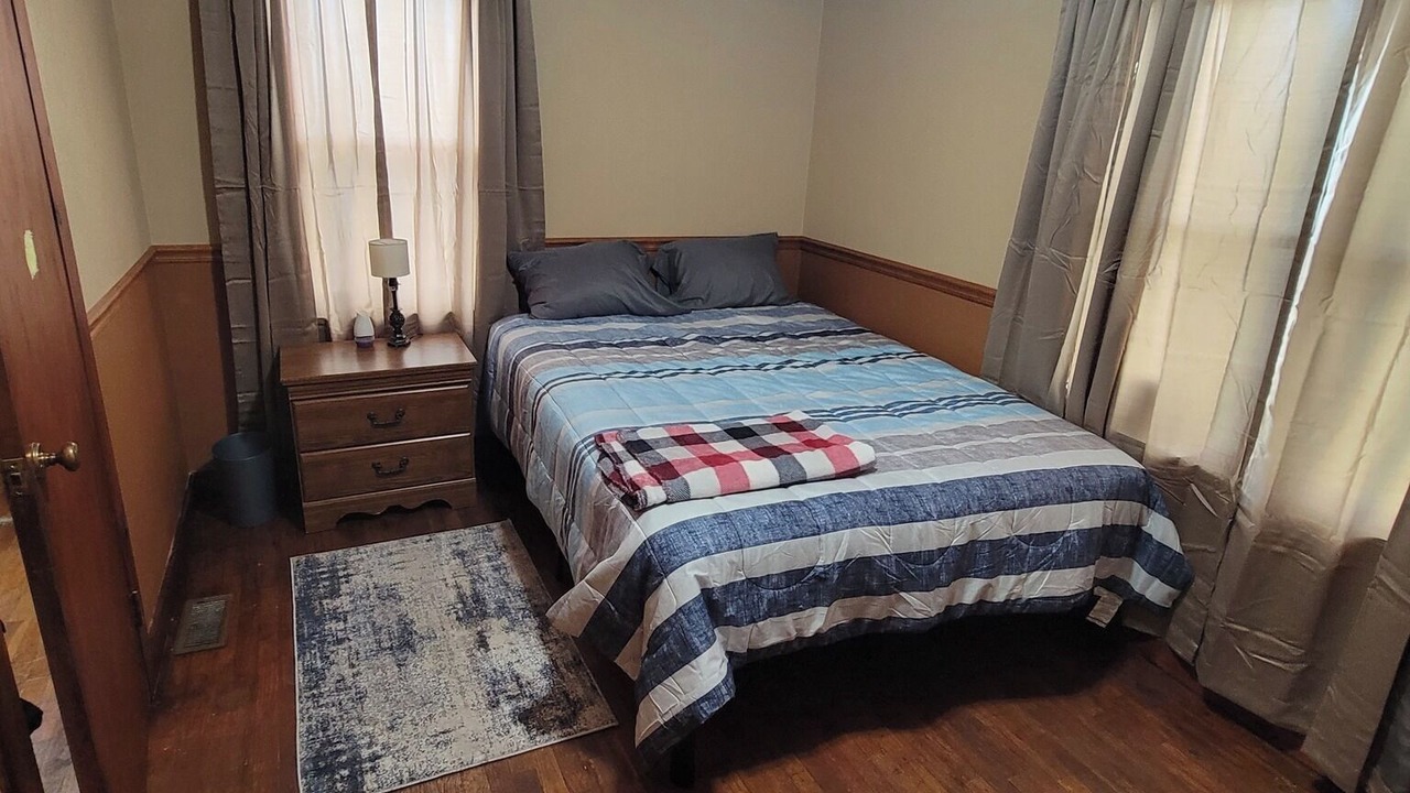 Photo of Bedroom in Cowley County