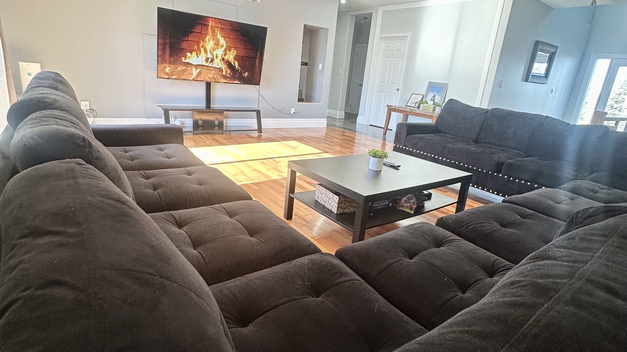 Photo of Livingroom in Adjala-Tosorontio