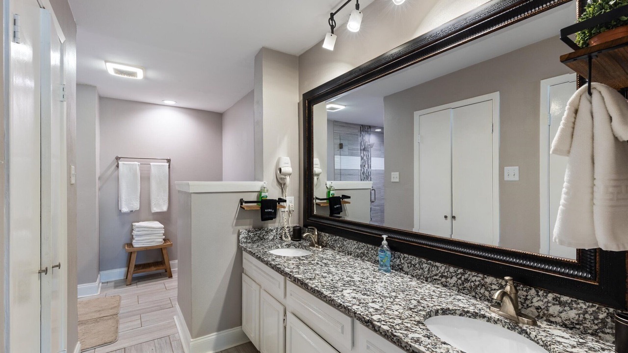Photo of Bathroom in Rowlett