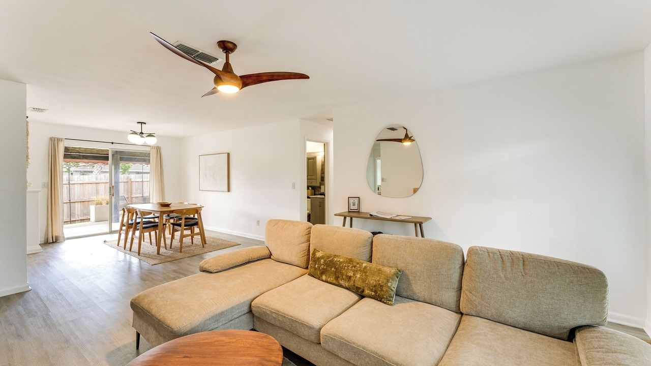 Photo of Livingroom in Laurel