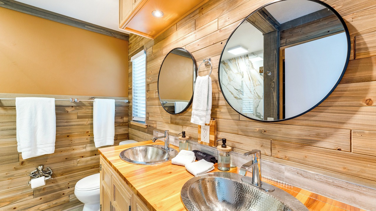 Photo of Bathroom in Laurel