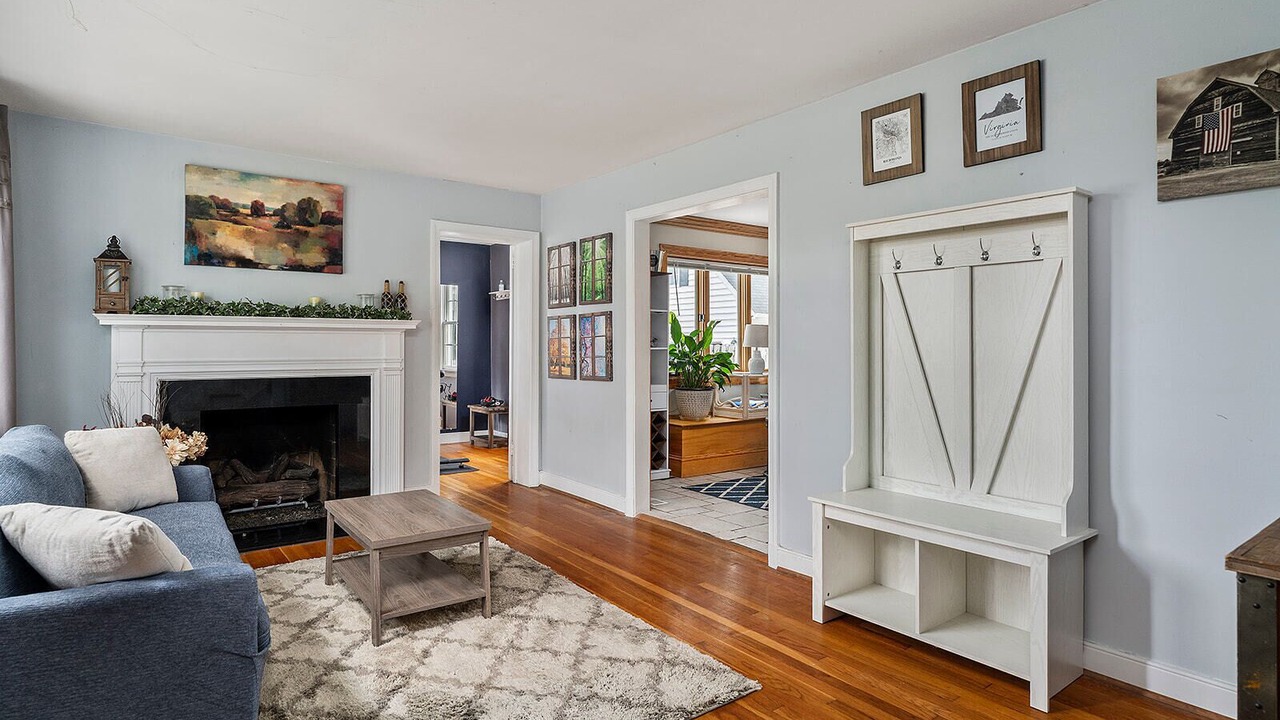 Photo of Livingroom in Richmond