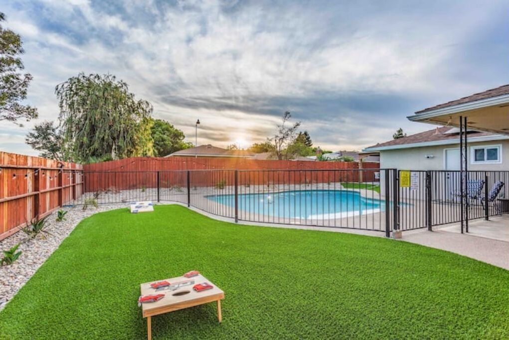 Photo of Outdoor in Raisin