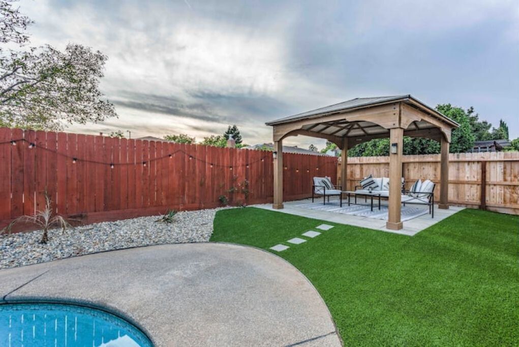 Photo of Outdoor in Raisin