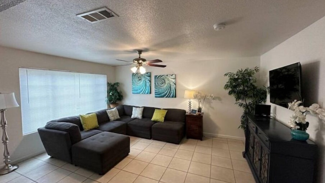Photo of Livingroom in Hanford